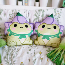 Load image into Gallery viewer, Lily Froggy Pillow

